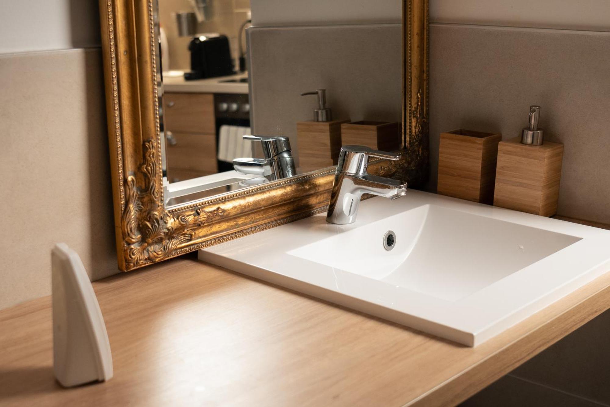Premium Apartment By The Danube With Ac Budapest Bagian luar foto